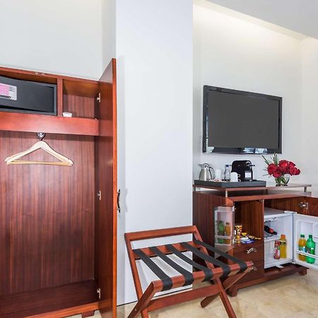 Nh Royal Urban Cartagena Hotel Buitenkant foto