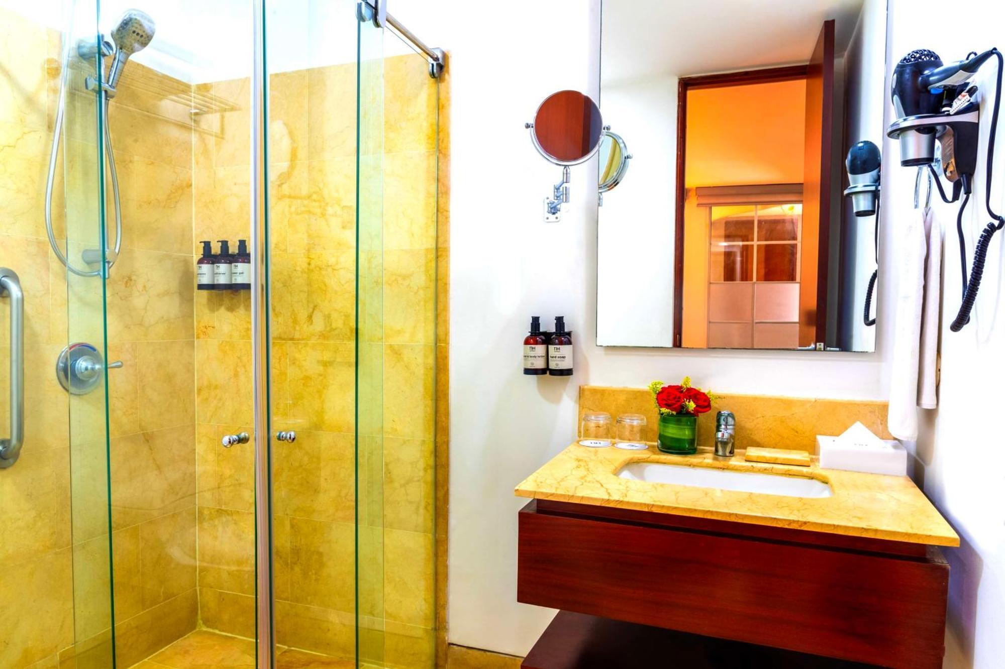 Nh Royal Urban Cartagena Hotel Buitenkant foto
