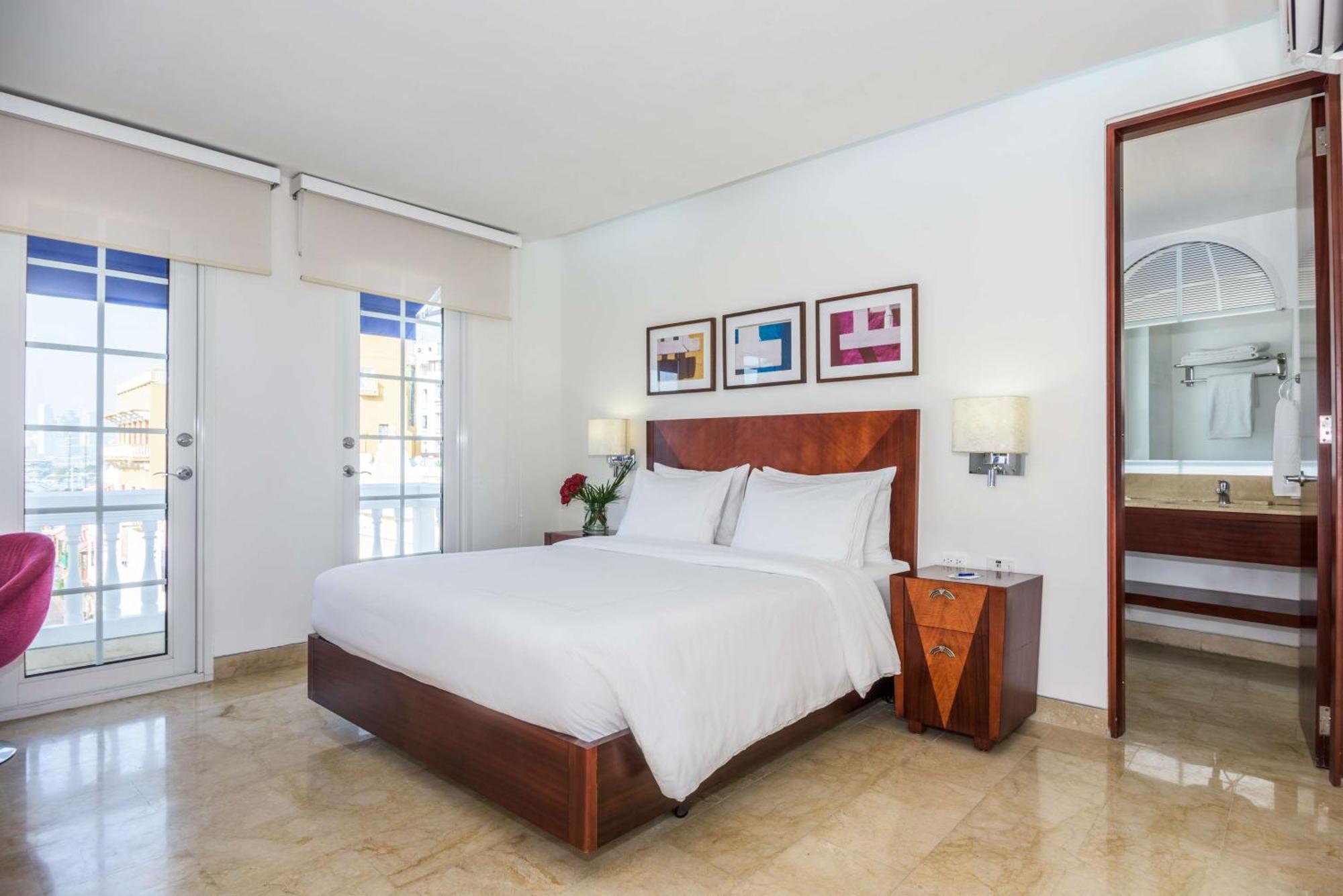 Nh Royal Urban Cartagena Hotel Buitenkant foto